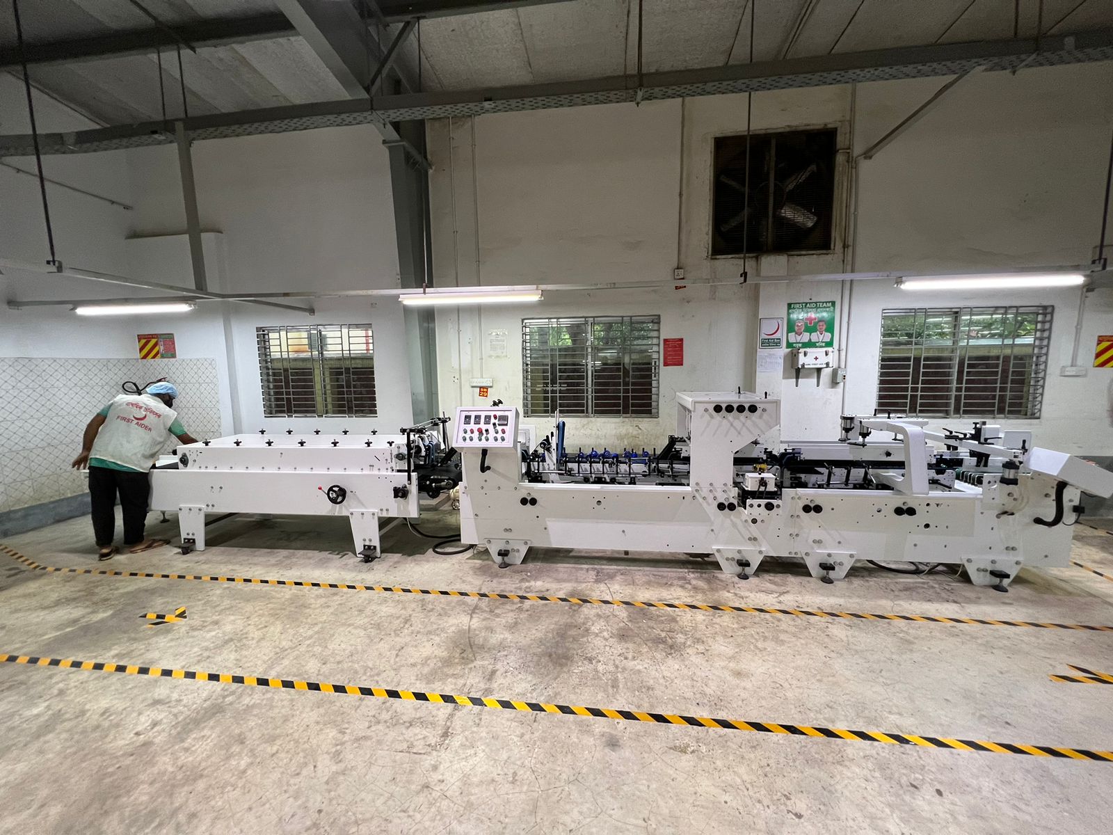 Gluer Machine loading=